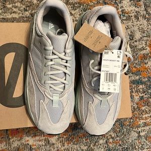 Mens size 11 Adidas Yeezy Boost 700 Salt.